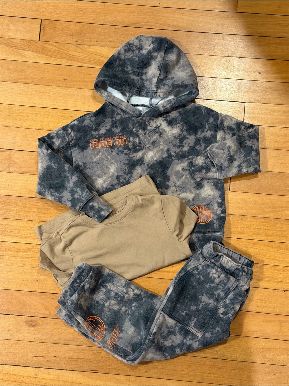 Osh’Kosh Camo/Tie-Dye Hoodie & Jogger Set - Black/Tan with Tan Tee - 5T